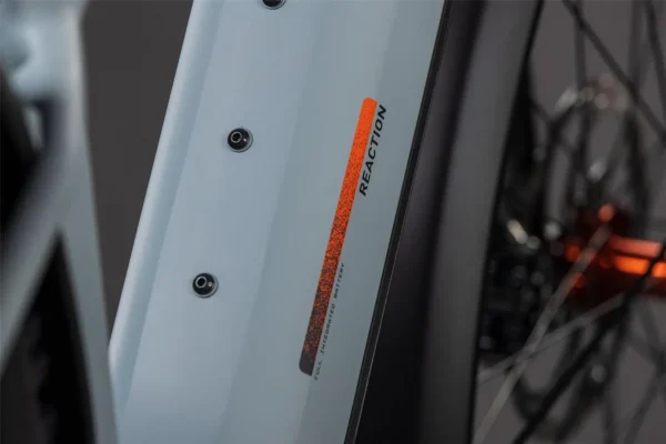 lundi b7 CUBE Reaction Hybrid Race 800 FE (2026)