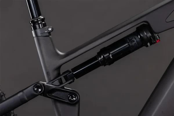 lundi c6 CUBE Stereo Hybrid ONE44 HPC Race 800 (2026)