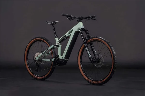 lundi g2 CUBE Stereo Hybrid ONE44 HPC Race 800 (2026)